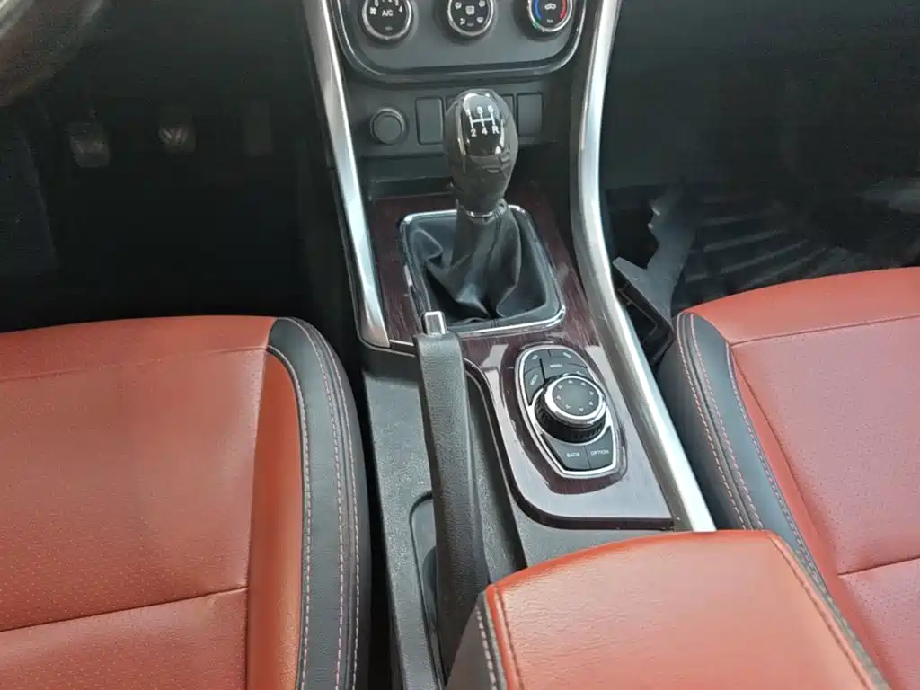 BAIC Huansu S3 2016 2016 S3L 1.5L Manual Premium
