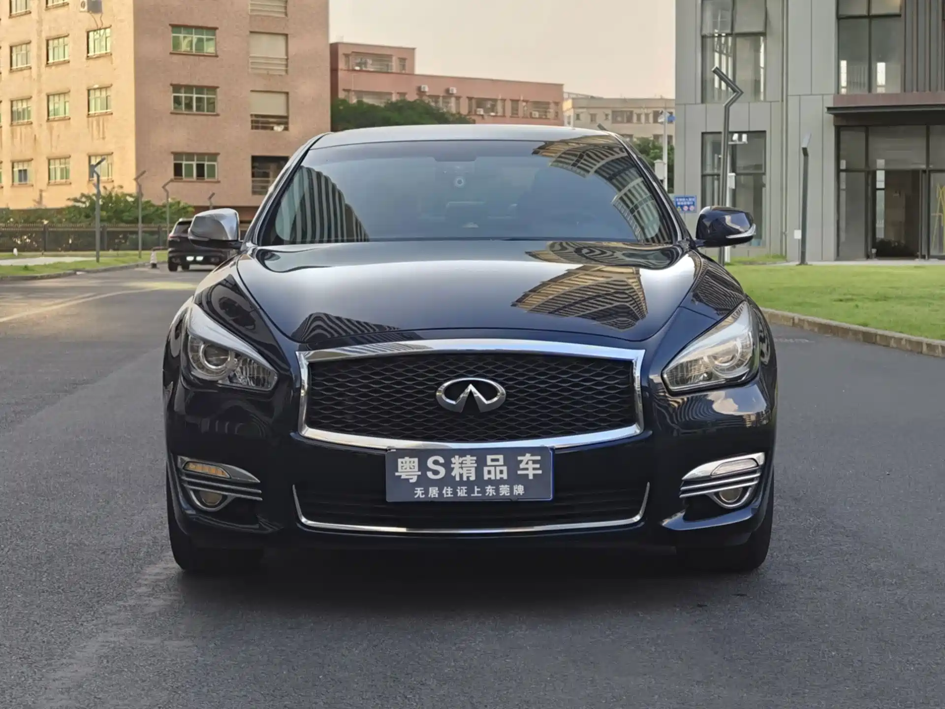 صورة 2 - Infiniti Q70