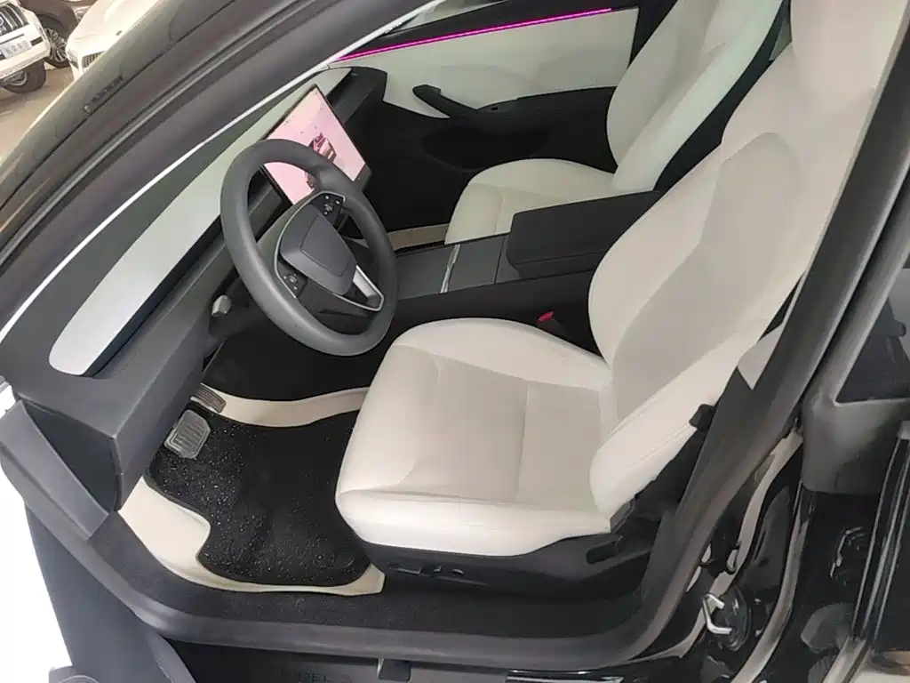 Tesla Model 3 2026 2025 Model Year Facelift Rear-Wheel Drive