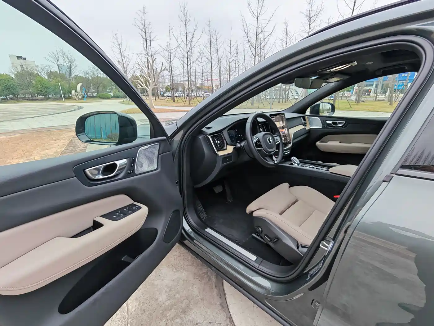 Volvo XC60 2026 B5 AWD Zhiyuan Sport Edition фото 35