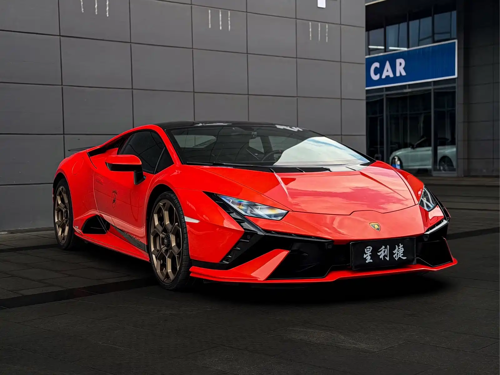 Фото 3 - Lamborghini Huracán