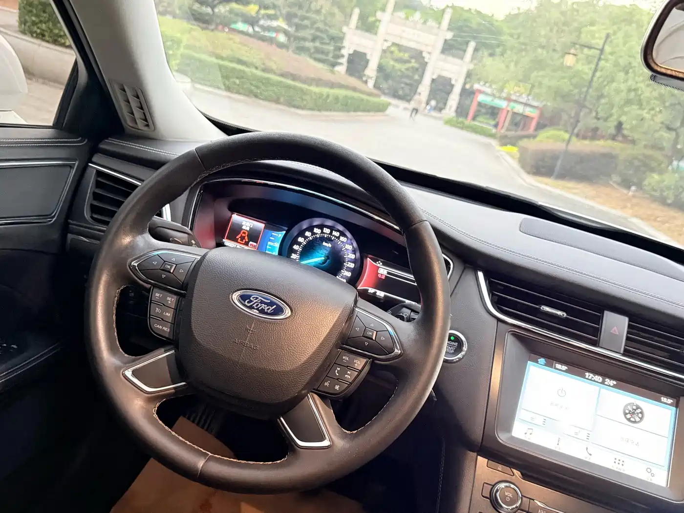 Фото 6 - Ford Taurus
