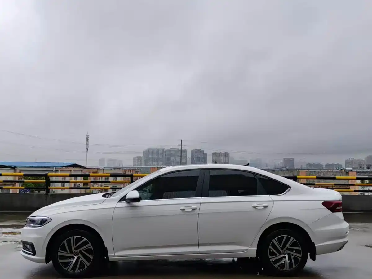 Volkswagen Lavida 2022 1.5L Auto Comfort Edition фото 5