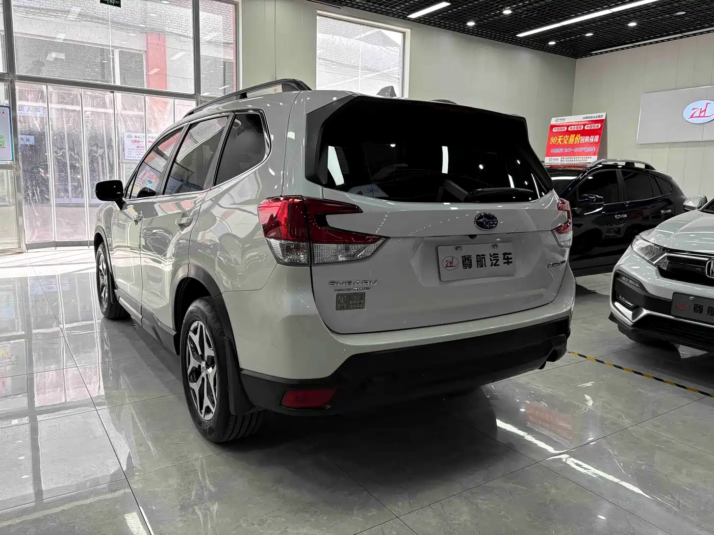 Subaru Forester 2019 2.0i Luxury Edition EyeSight фото 3
