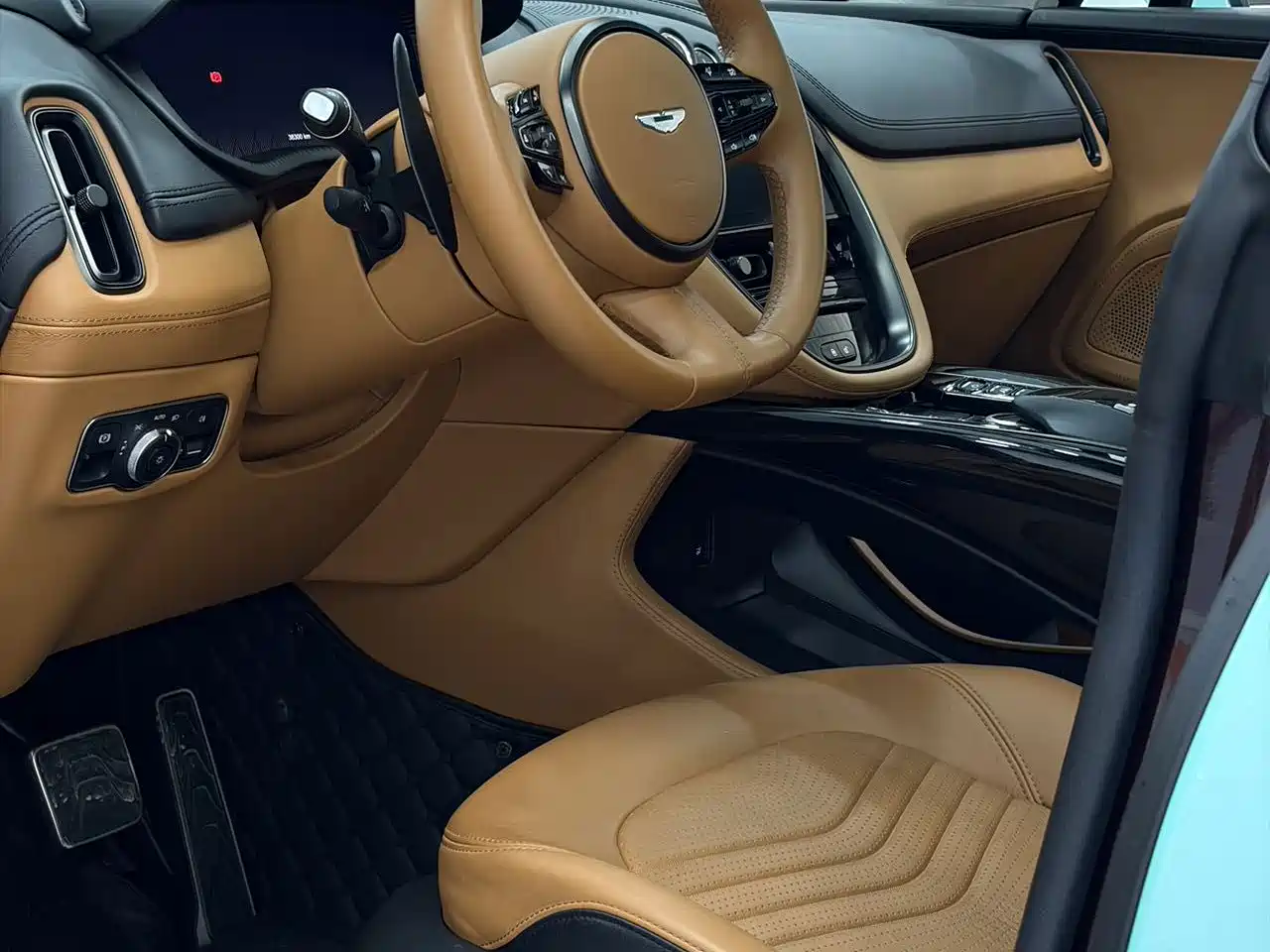 Aston Martin DBX 2021 2021 4.0T V8 Realm of Simplicity