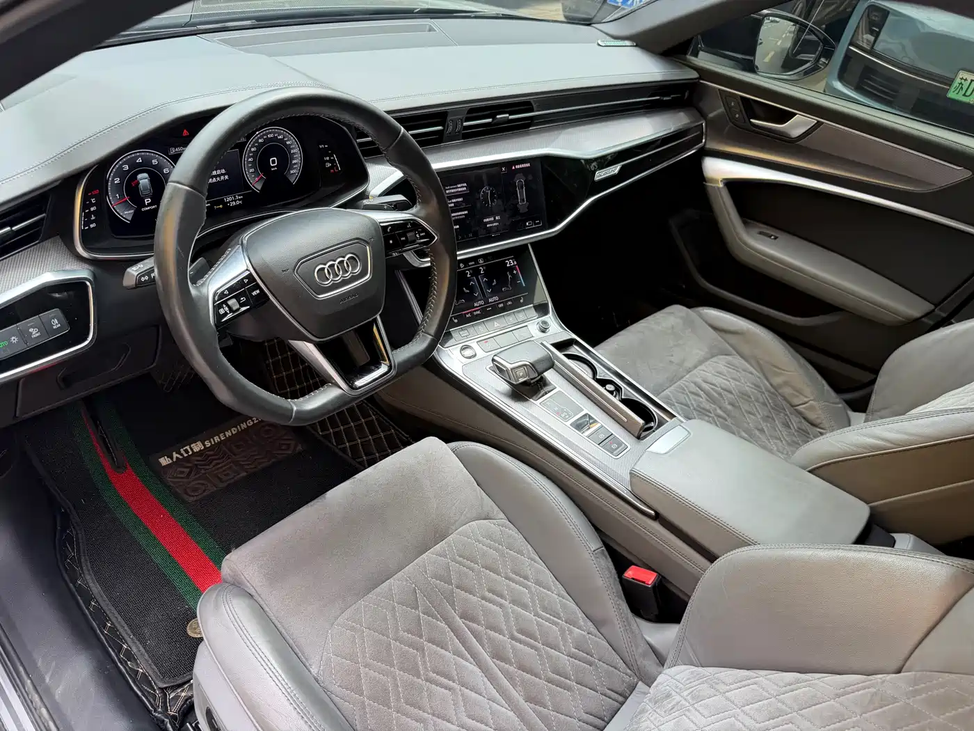 Фото 7 - Audi A6L