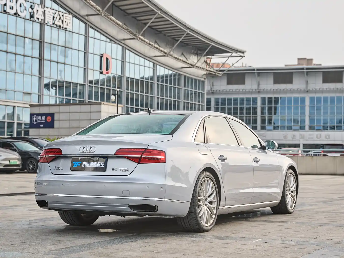 Audi A8 2014 A8L 60 TFSI quattro Exclusive фото 9