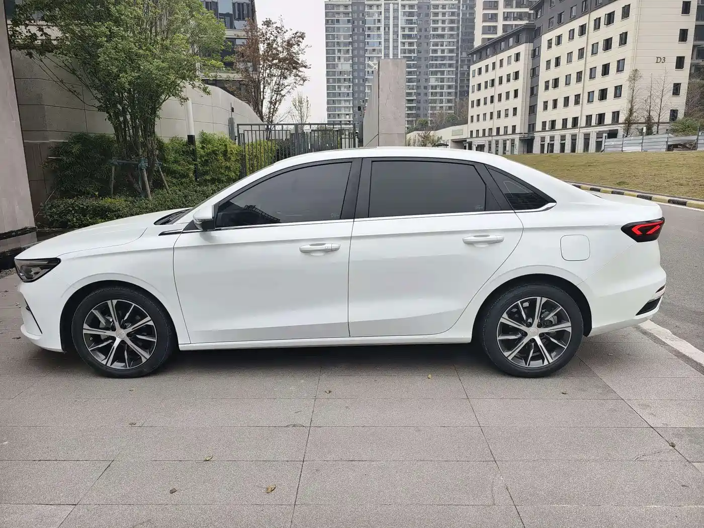 Photo 8 - Geely Emgrand