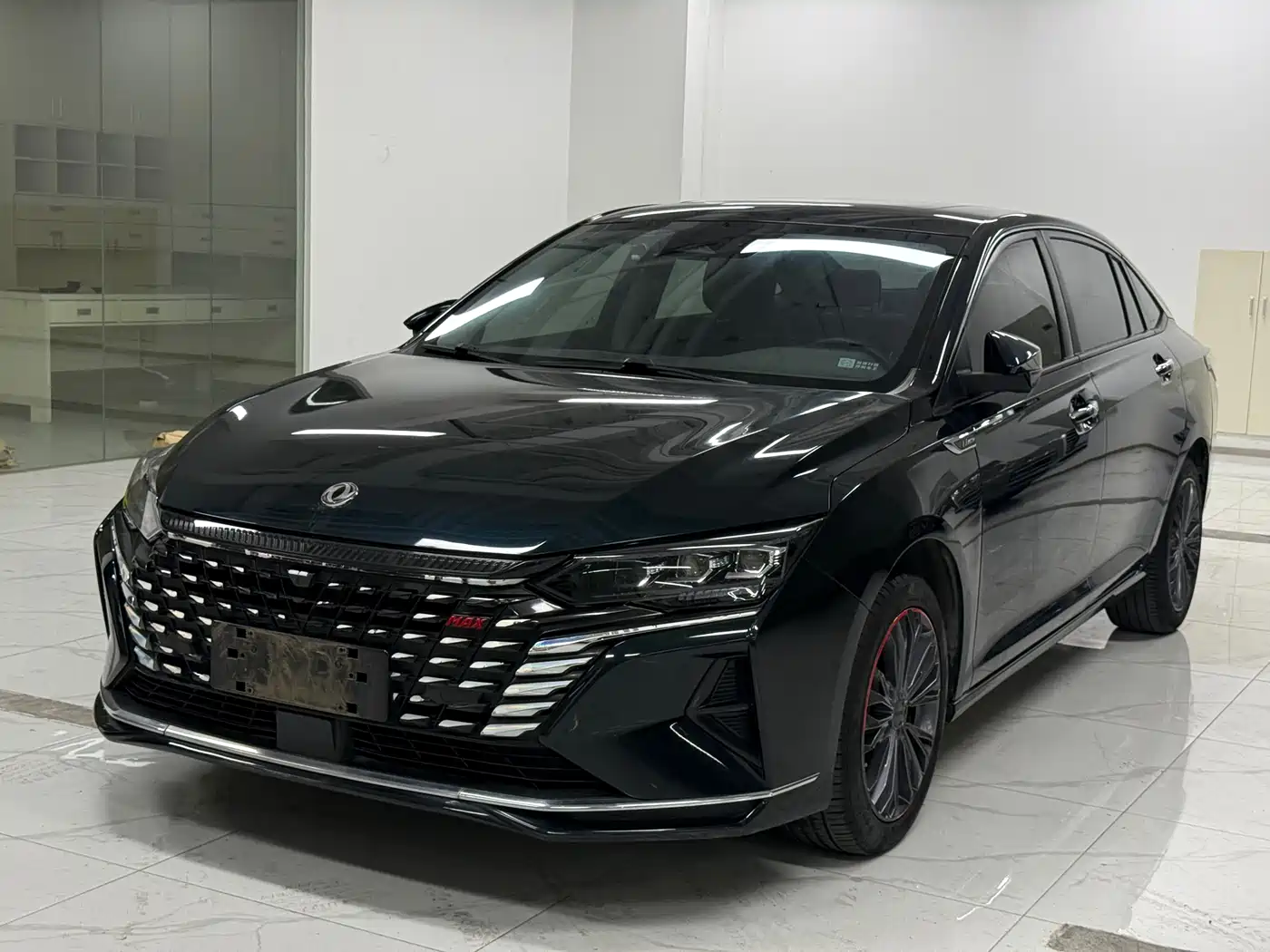 DONGFENG YI HYUN MAX