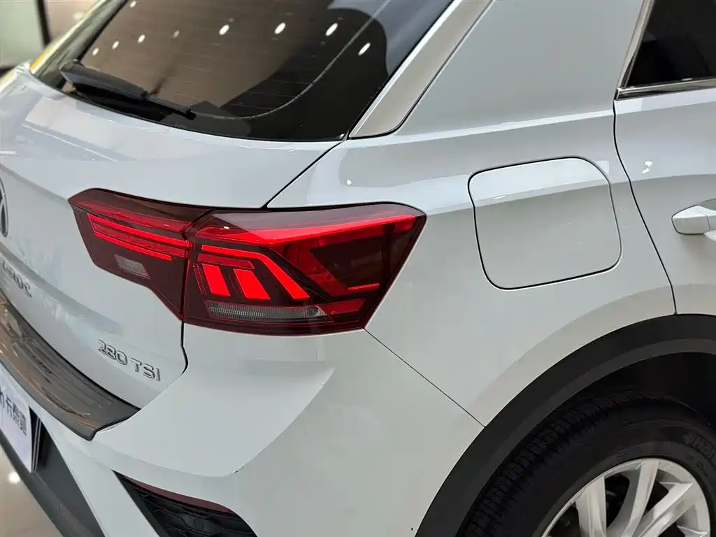 Volkswagen T-ROC 2021 Facelift 280TSI DSG 2WD Comfort Smart Connect Edition фото 4