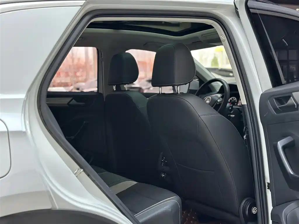 Volkswagen T-ROC 2021 Facelift 280TSI DSG 2WD Comfort Smart Connect Edition фото 13