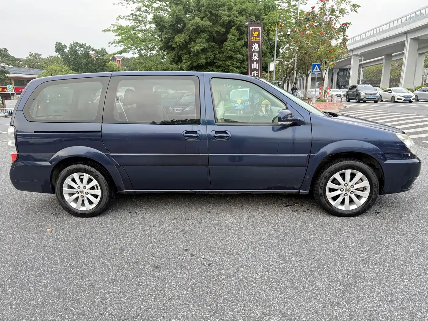 Buick GL8 2014 2.4L Classic Edition фото 4