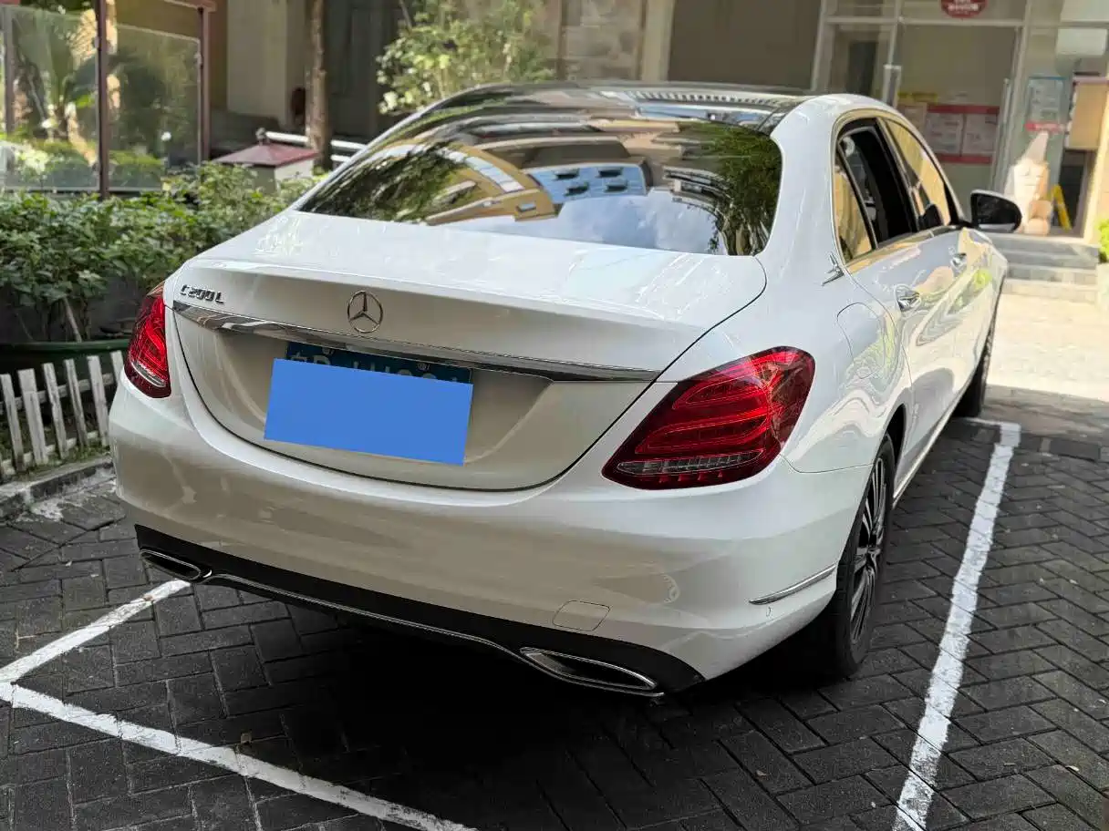 Фото 4 - Mercedes-Benz C-Class