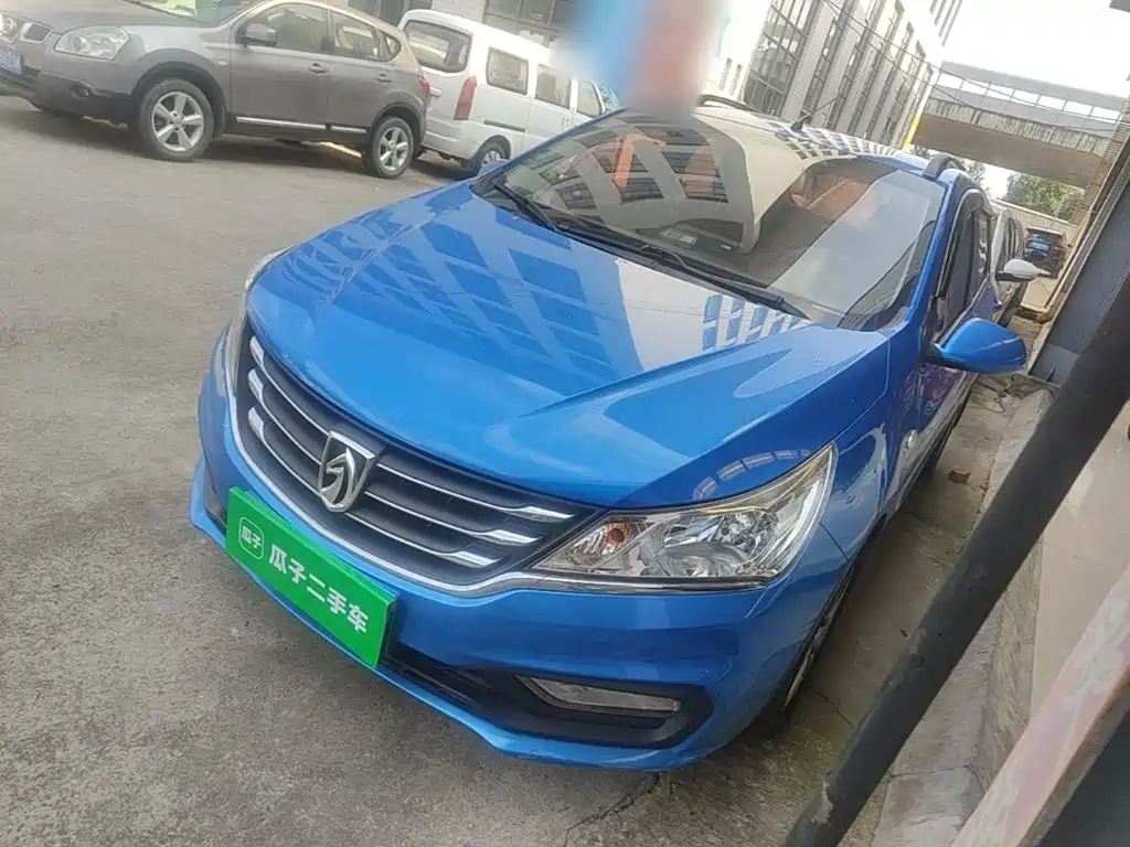 Фото 2 - Baojun 310