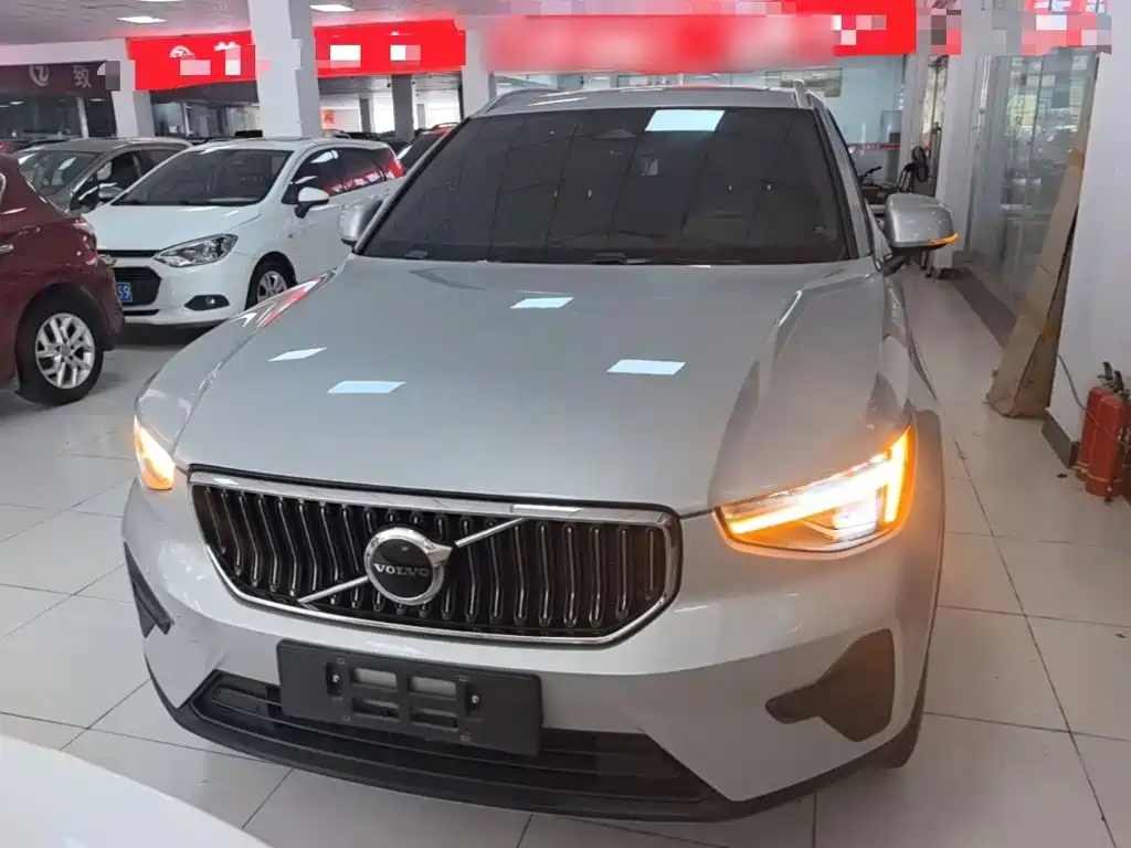 2024 Volvo XC40
