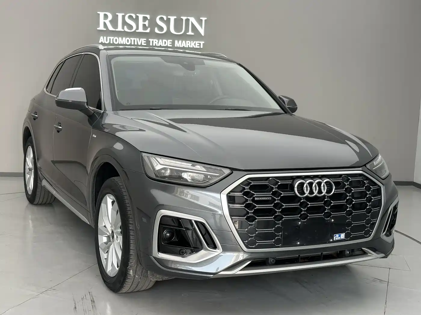 Audi Q5L 2022 40T Luxury Dynamic фото 2