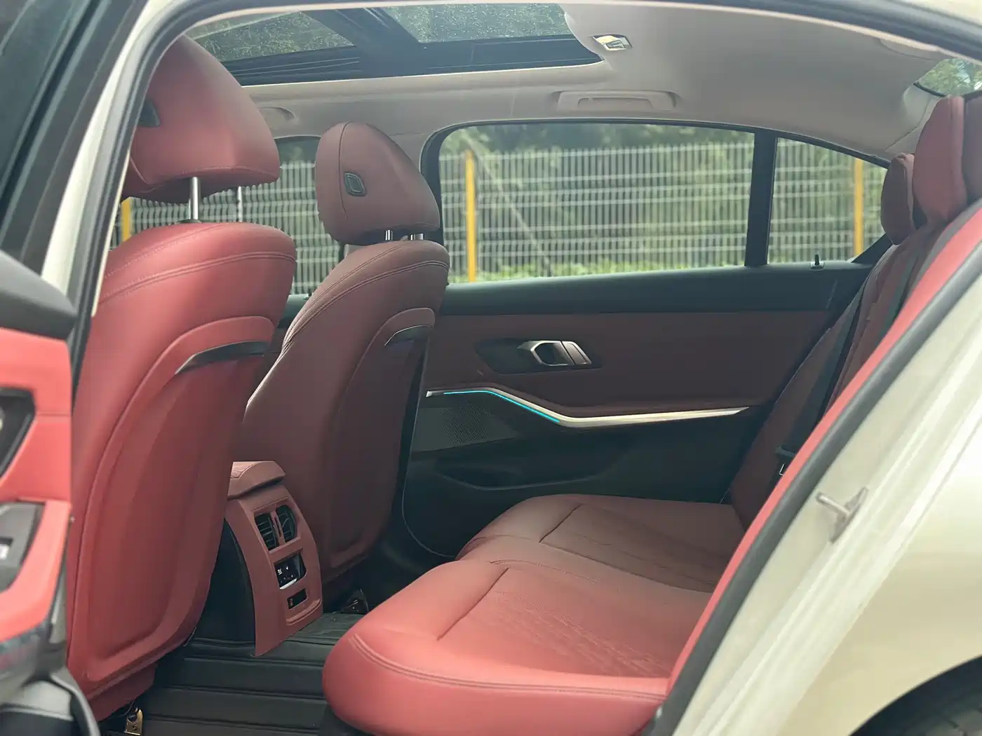 BMW 3 Series 2025 325Li M Sport Package фото 9