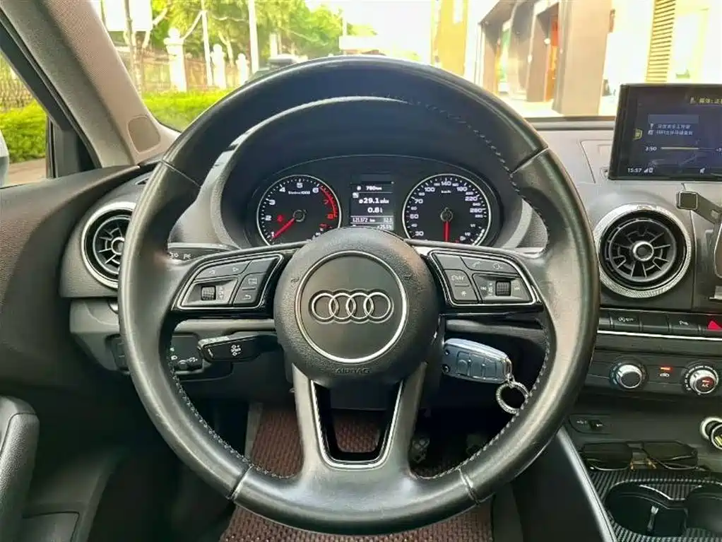 Audi A3 2017 Sportback 35 TFSI Fashion фото 5