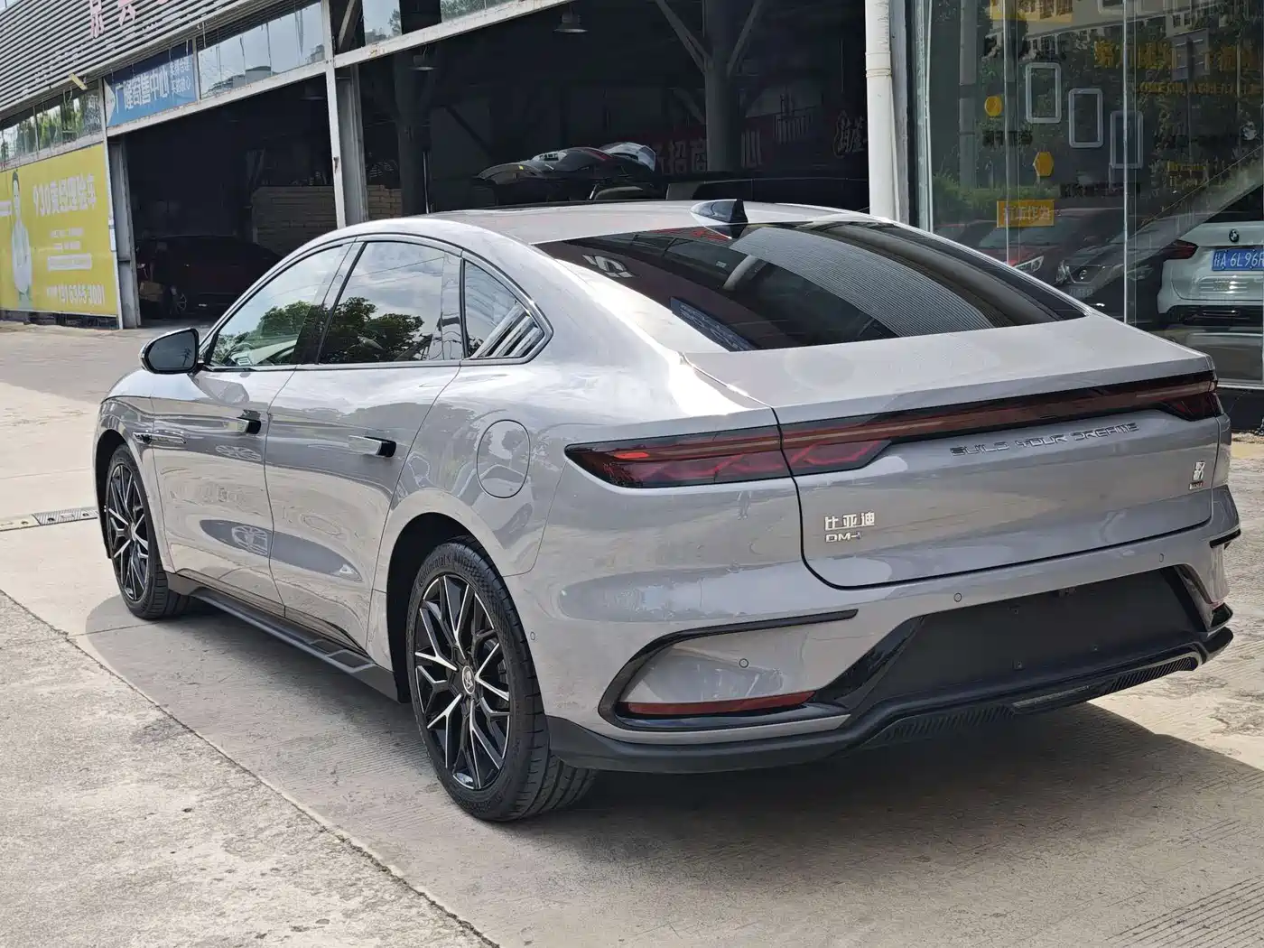 BYD Han 2025 2025 DM-i Smart Driving Edition 125KM Honor