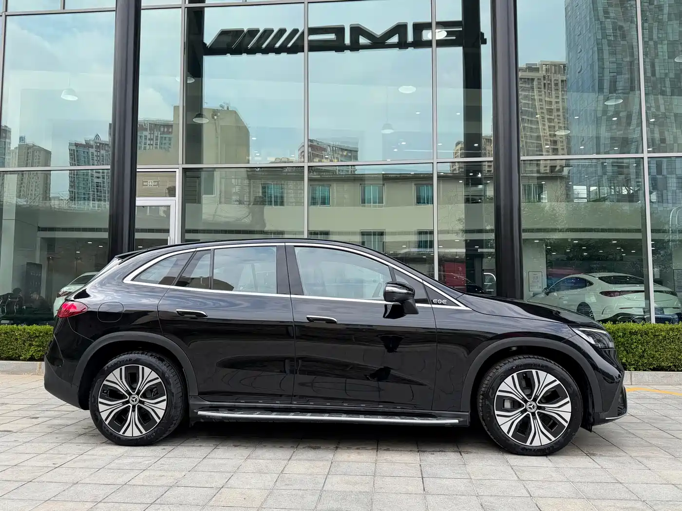 Mercedes-Benz EQE SUV 2025 2024 500 4MATIC Luxury Edition