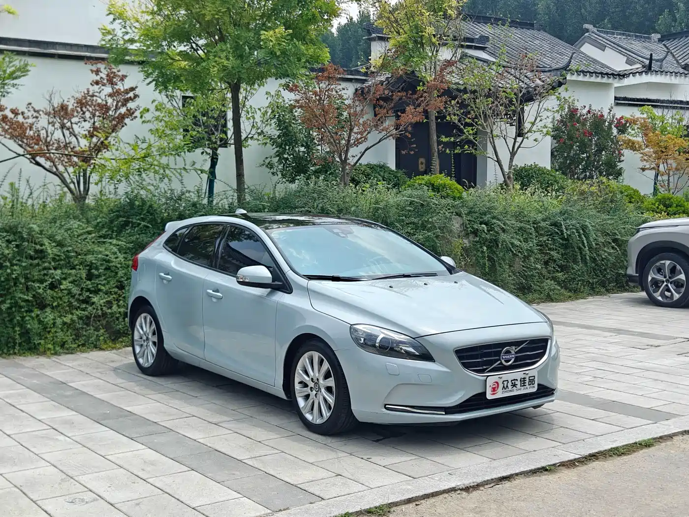 Фото 3 - Volvo V40