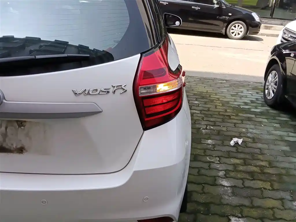 Toyota Vios FS 2017 1.5L CVT Fengchi Edition фото 8