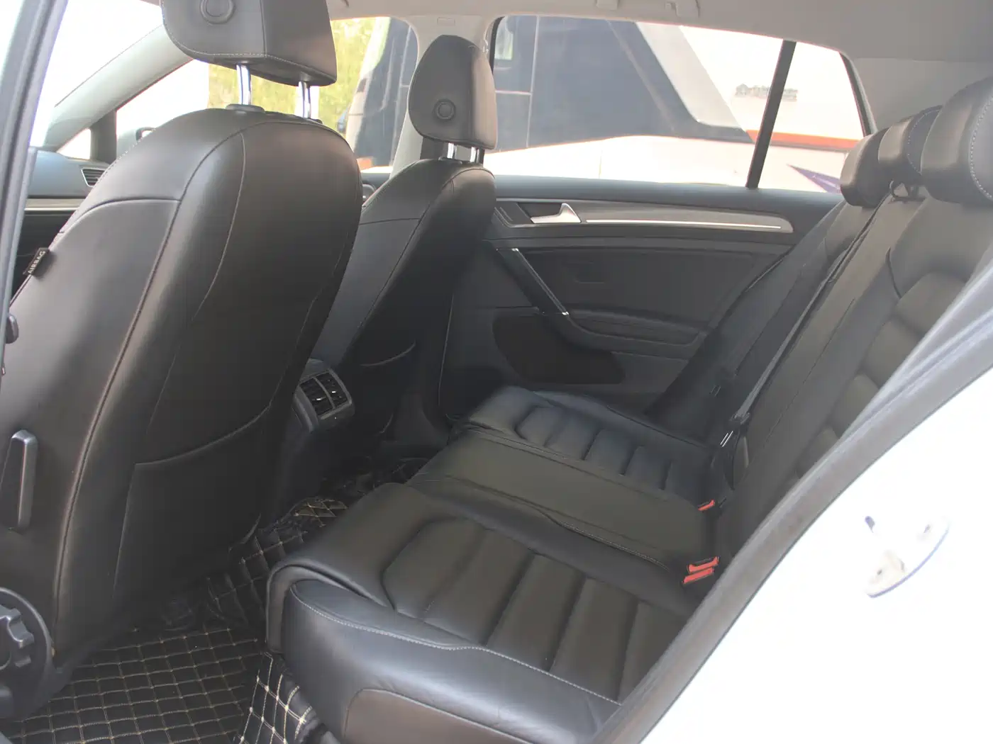 Volkswagen Golf 2016 230TSI Automatic Luxury фото 5