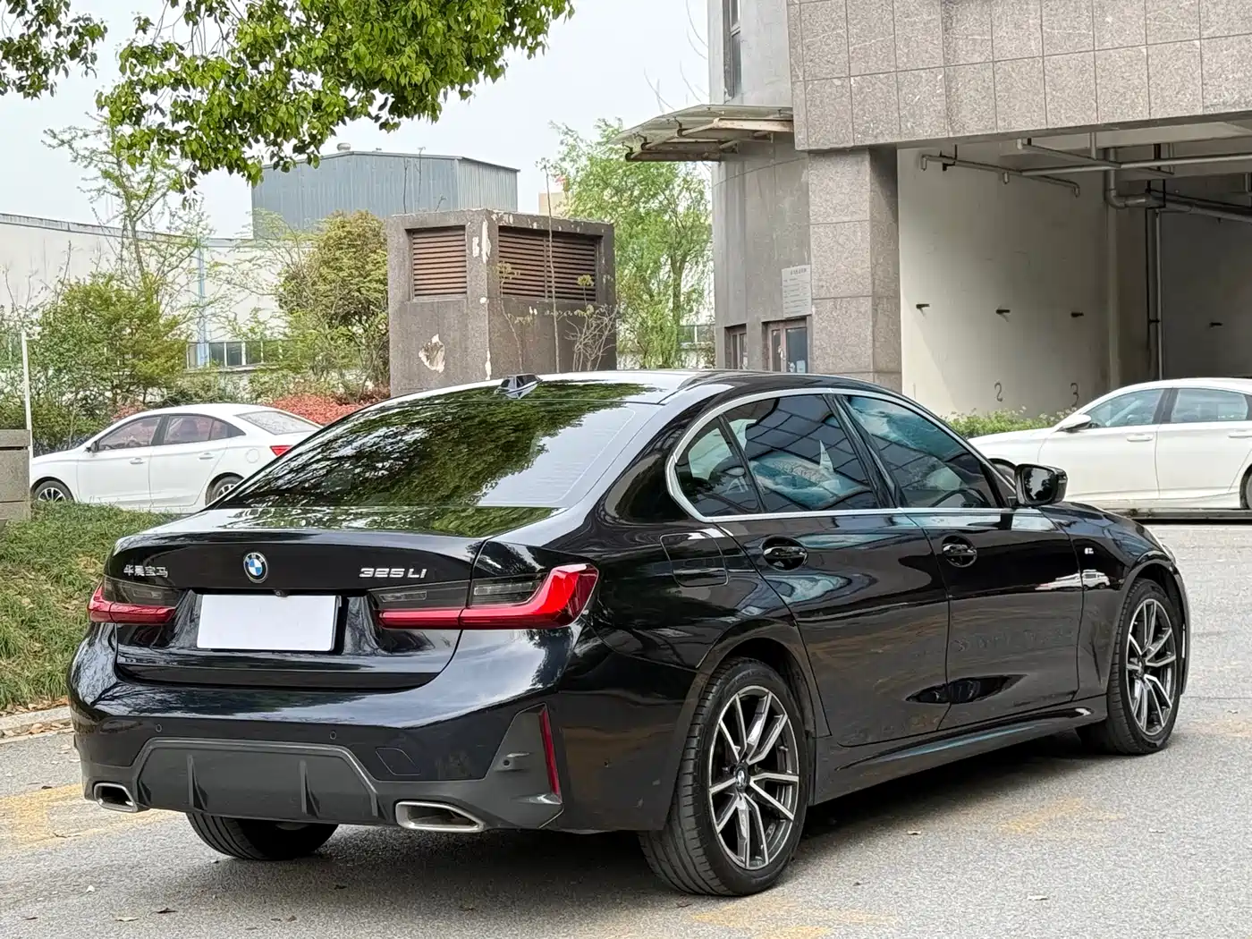 BMW 3 Series 2023 325Li M Sport Package фото 4