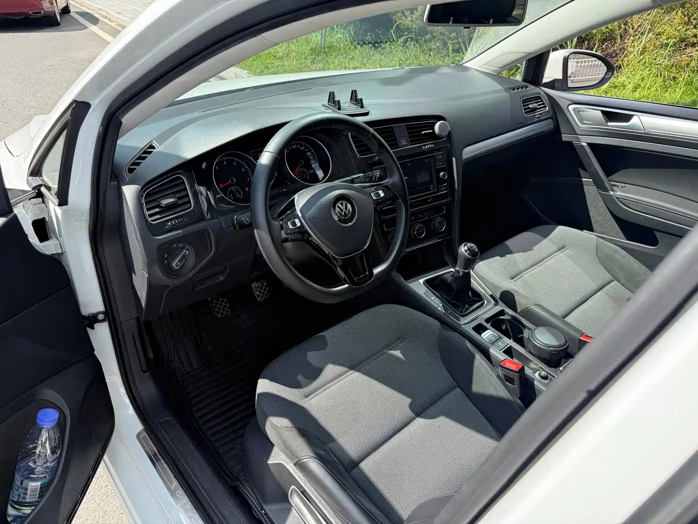صورة 7 - Volkswagen Golf