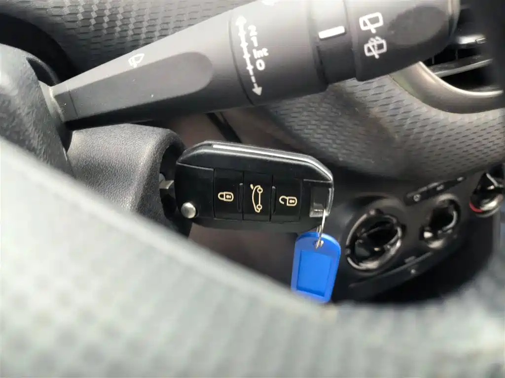 Peugeot 2008 2014 1.6L Automatic Trend Edition фото 9