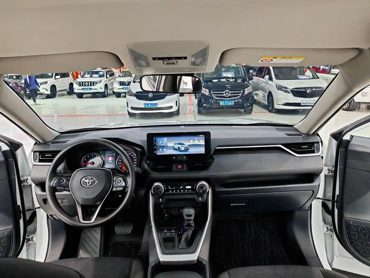 Toyota RAV4 Rongfang 2024 2.0L CVT FWD Urban Edition фото 6