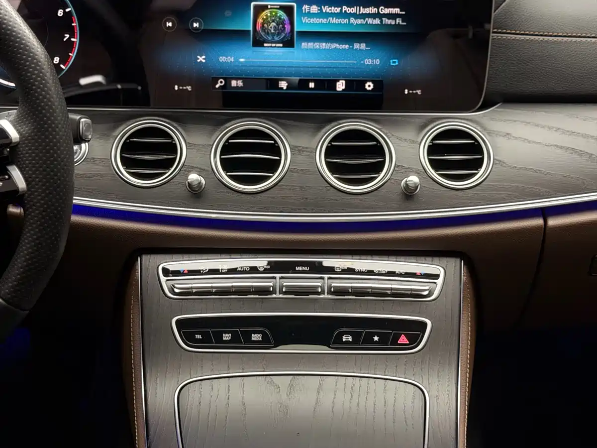 MERCEDES-BENZ E CLASS