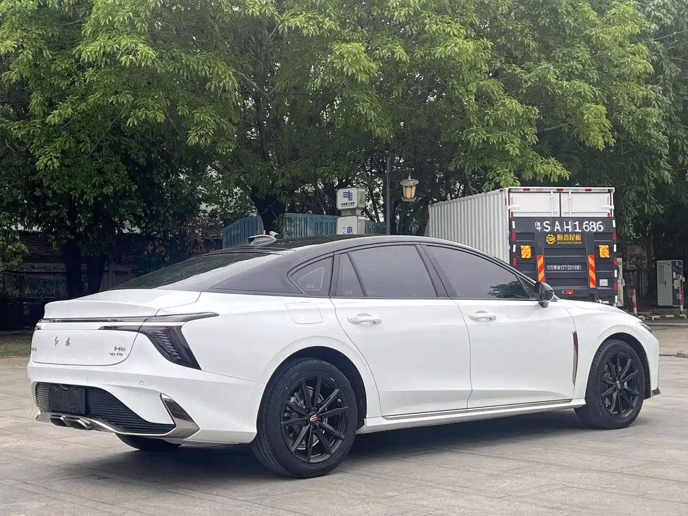 Hongqi H6 2023 2.0T Premium Edition фото 11
