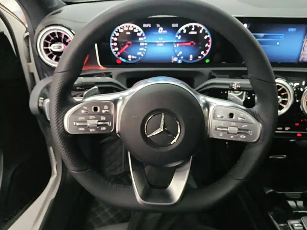 Фото 11 - Mercedes-Benz A-Class