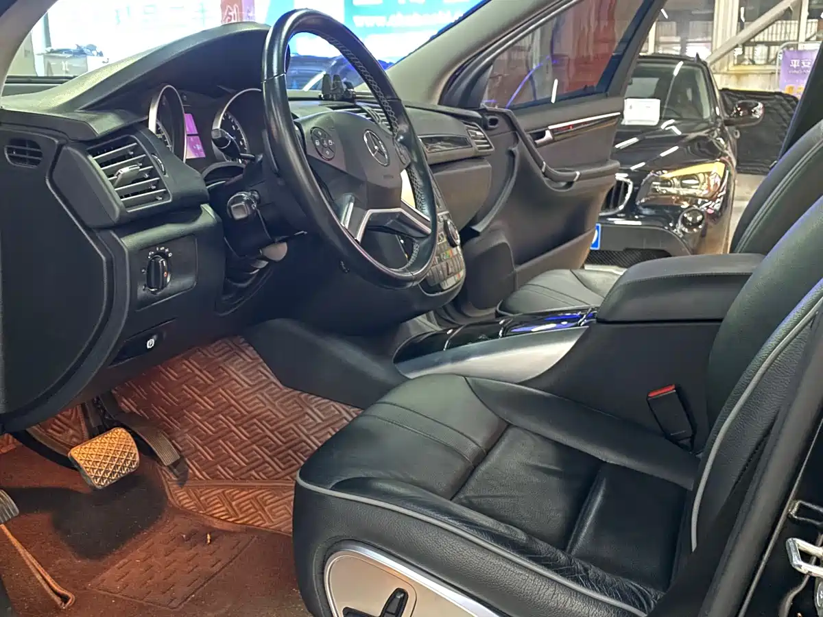 Mercedes-Benz R-Class 2017 R 320 4MATIC Business Collector's Edition фото 9