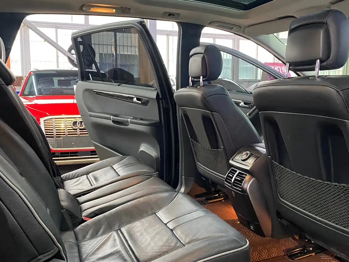 Mercedes-Benz R-Class 2017 R 320 4MATIC Business Collector's Edition фото 12