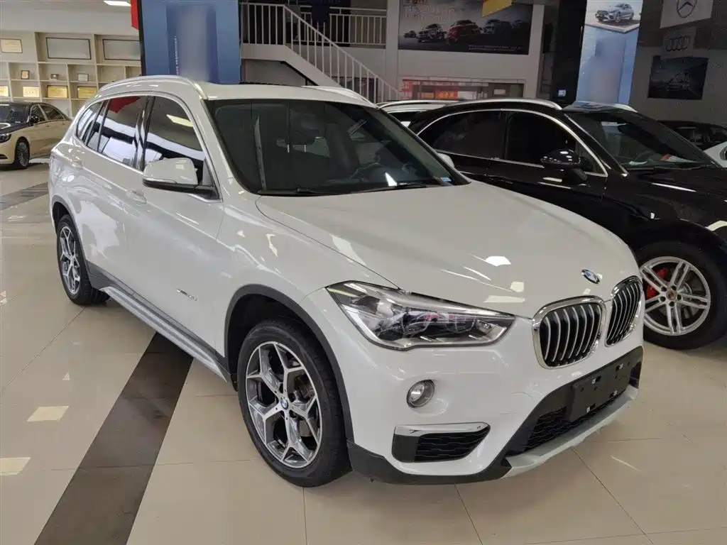BMW X1 2018 sDrive18Li Premium Model фото 22