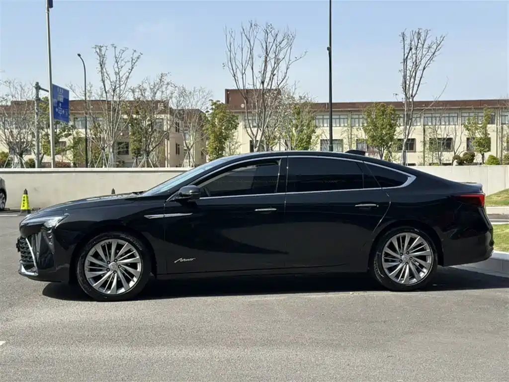 Buick LaCrosse 2023 Avenir Edition фото 8