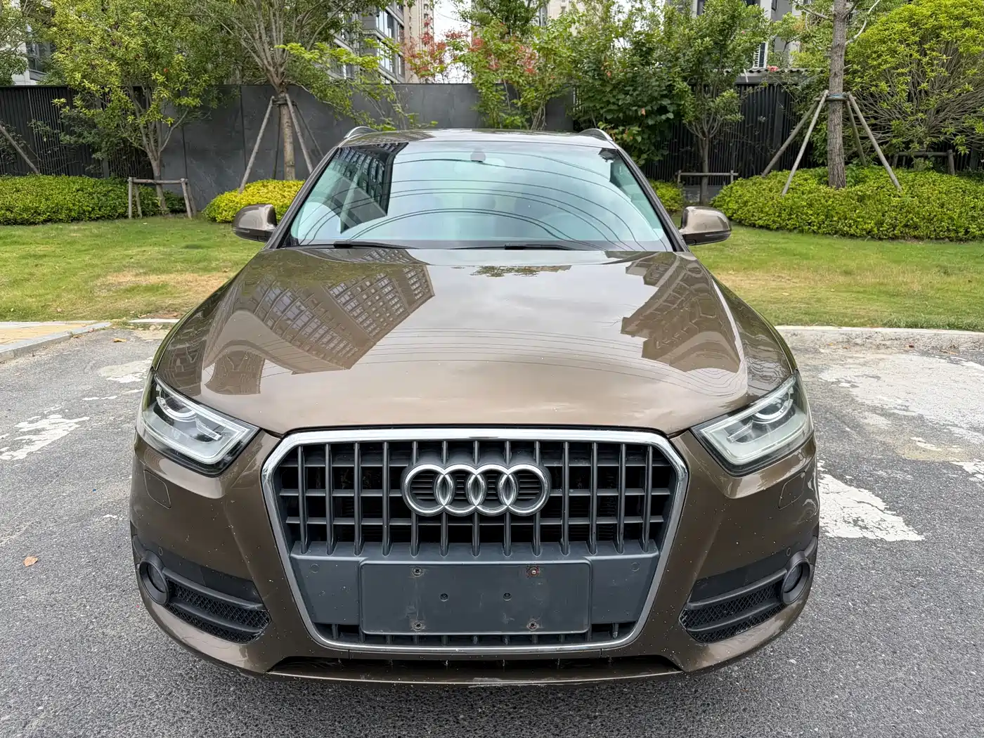 Photo 2 - Audi Q3
