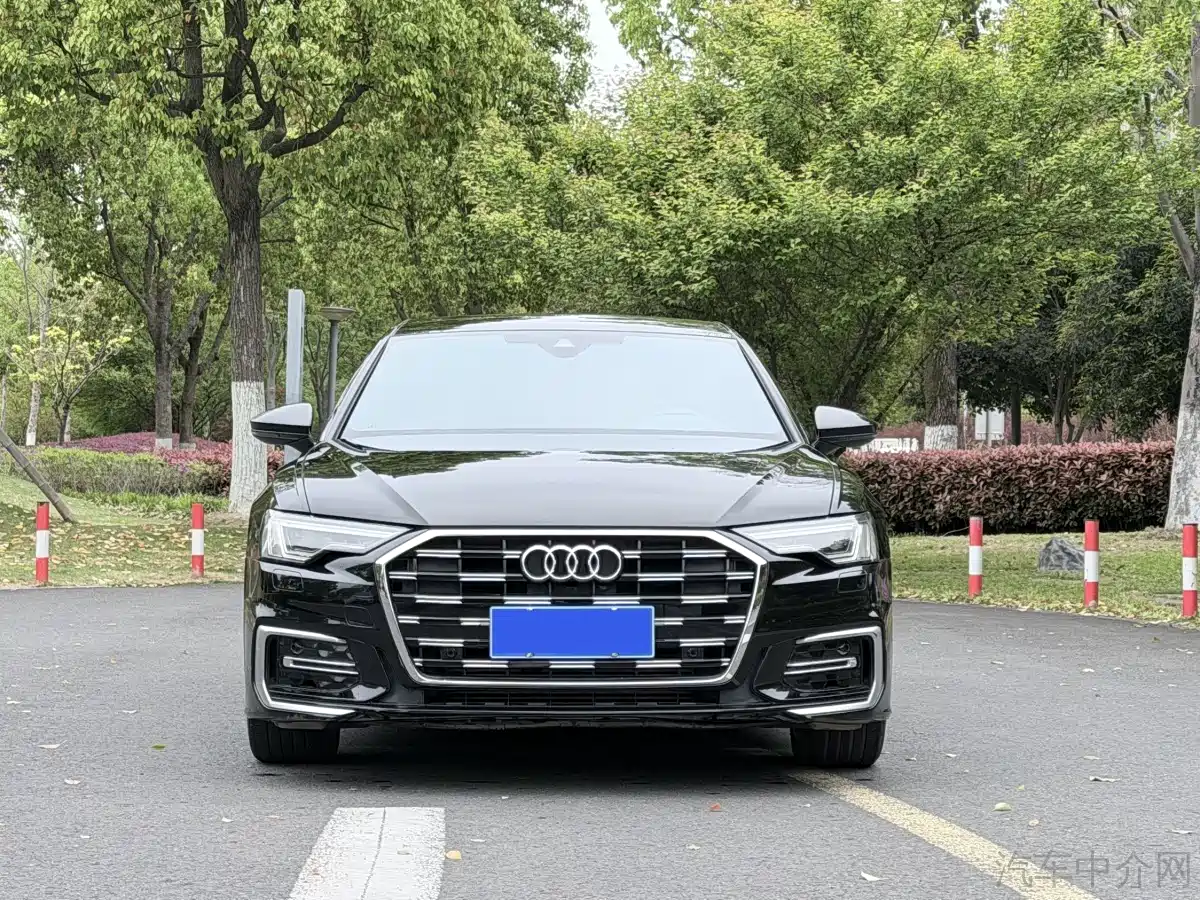 Audi A6L 2023 Facelift 40 TFSI Luxury Elegance фото 2
