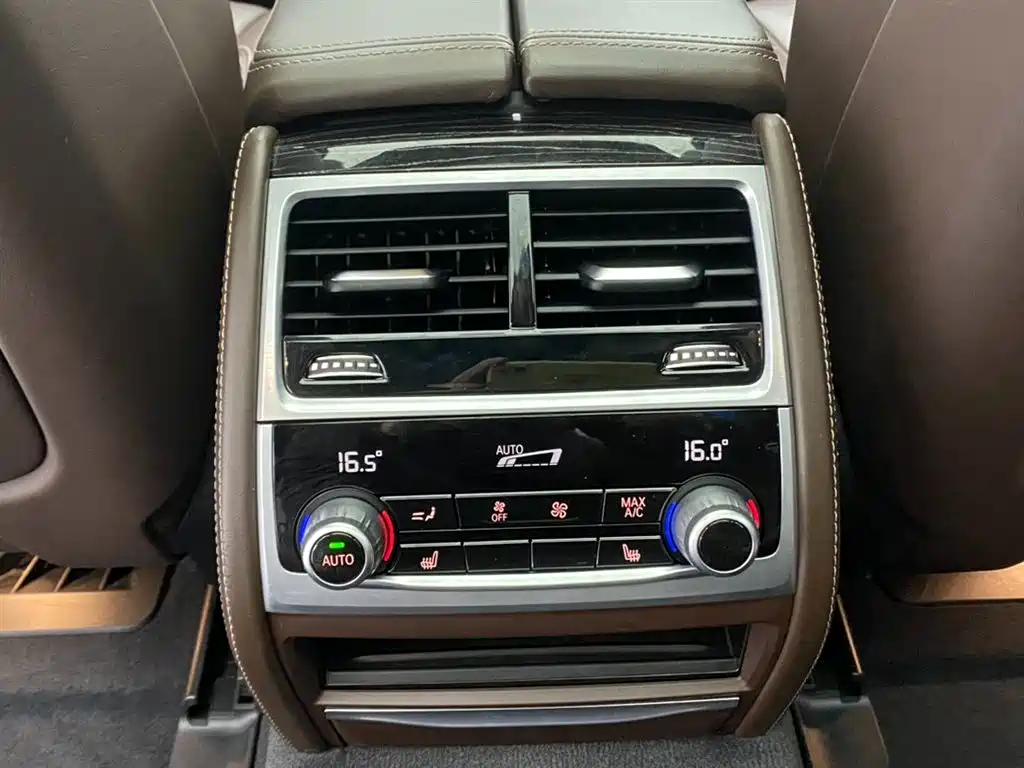 BMW 7 Series 2021 Model 730Li M Sport Package фото 21