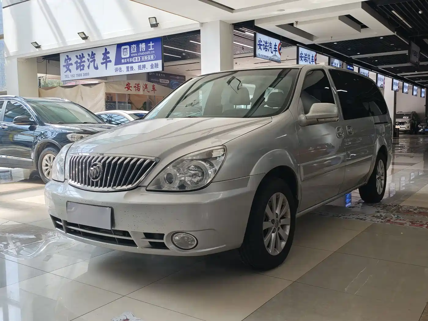 Фото 1 - Buick GL8