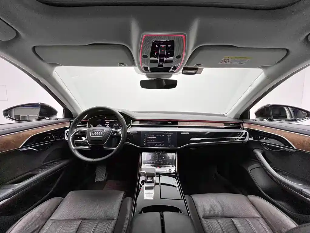 Фото 13 - Audi A8