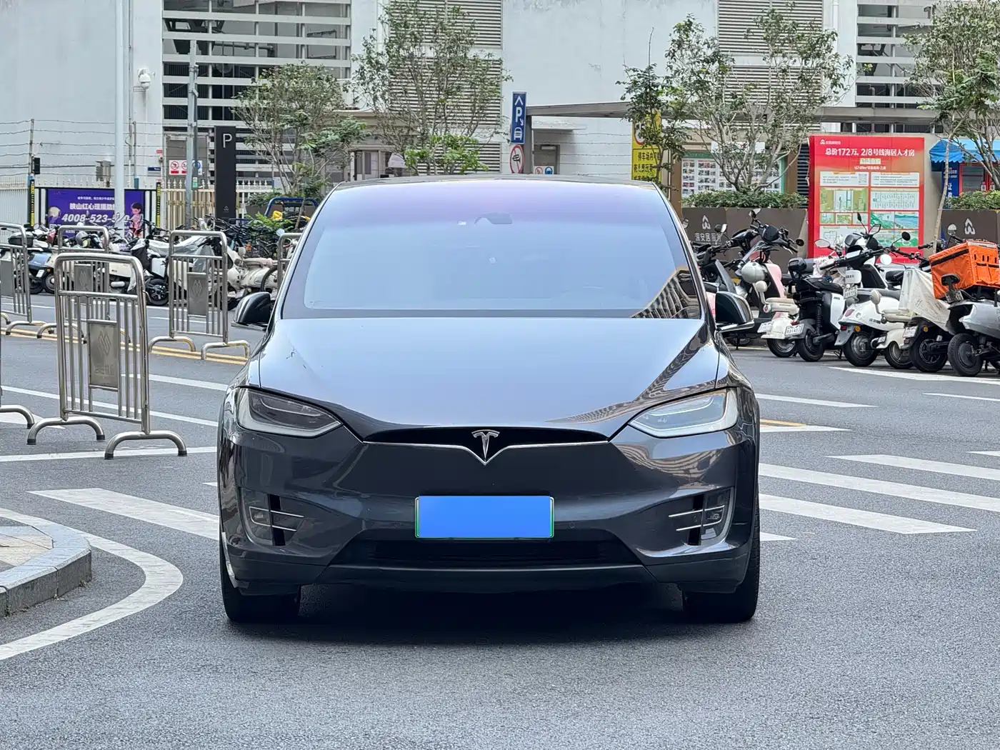 TESLA MODEL X