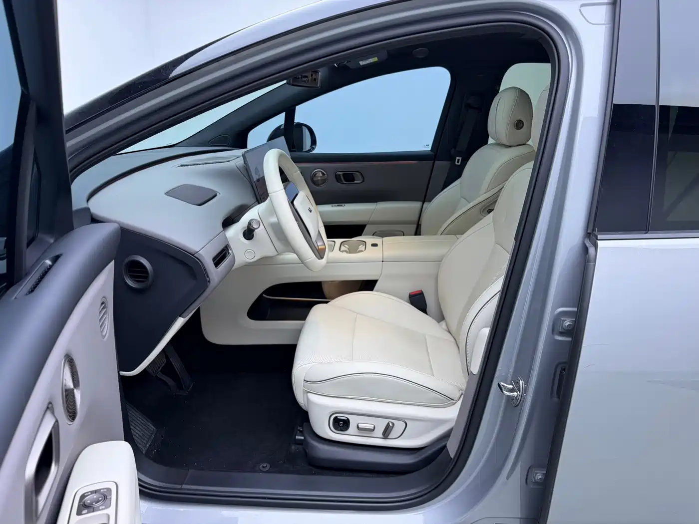 Li Auto i6 2025 2025 2WD Base Model