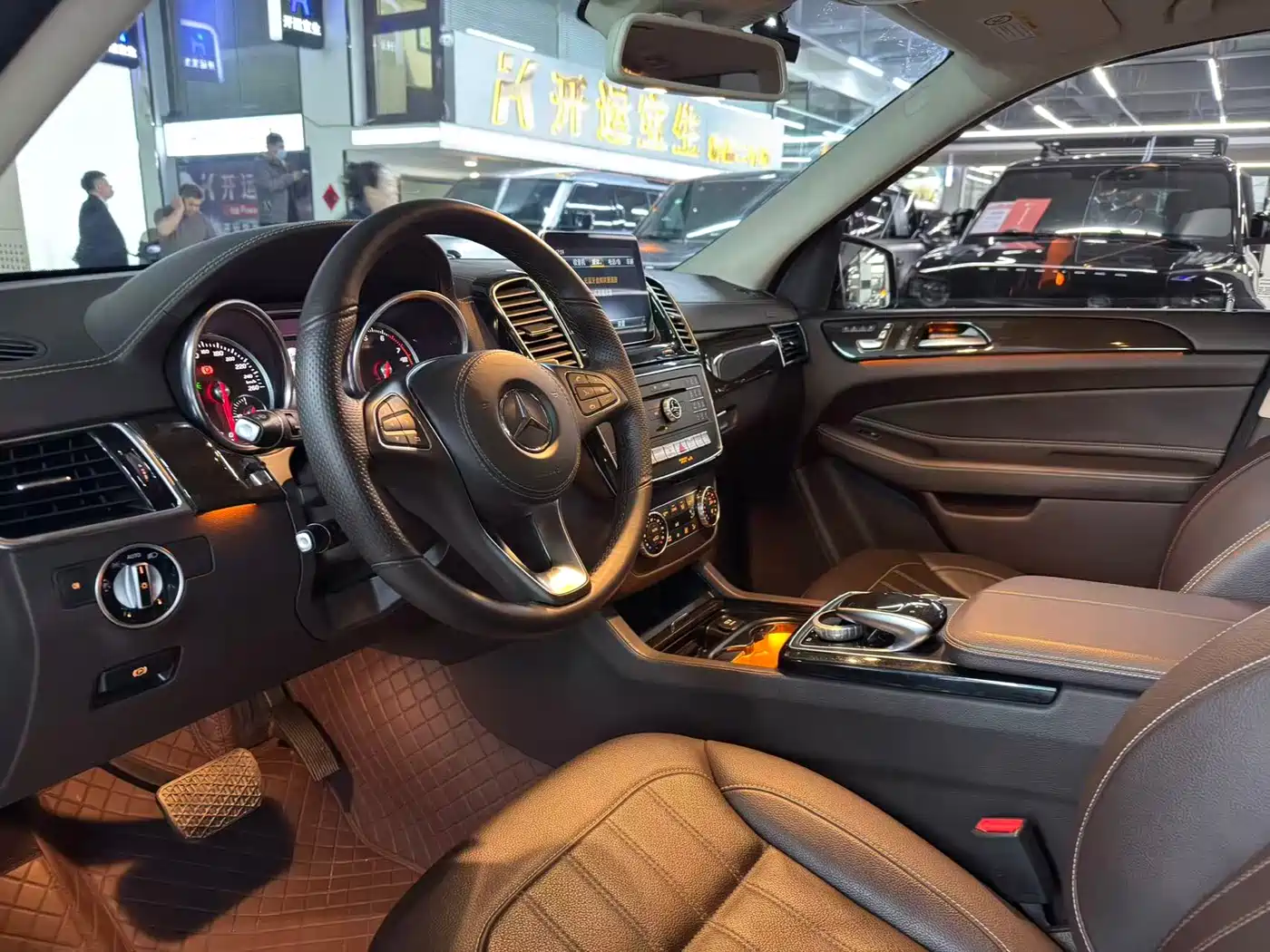 Mercedes-Benz GLS 2019 GLS 400 4MATIC Dynamic Collector's Edition фото 9