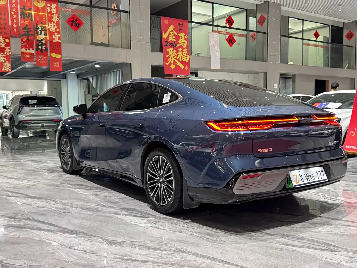 Geely Galaxy Galaxy Xingyao 8 2025 130km EM-i Premium Edition фото 24