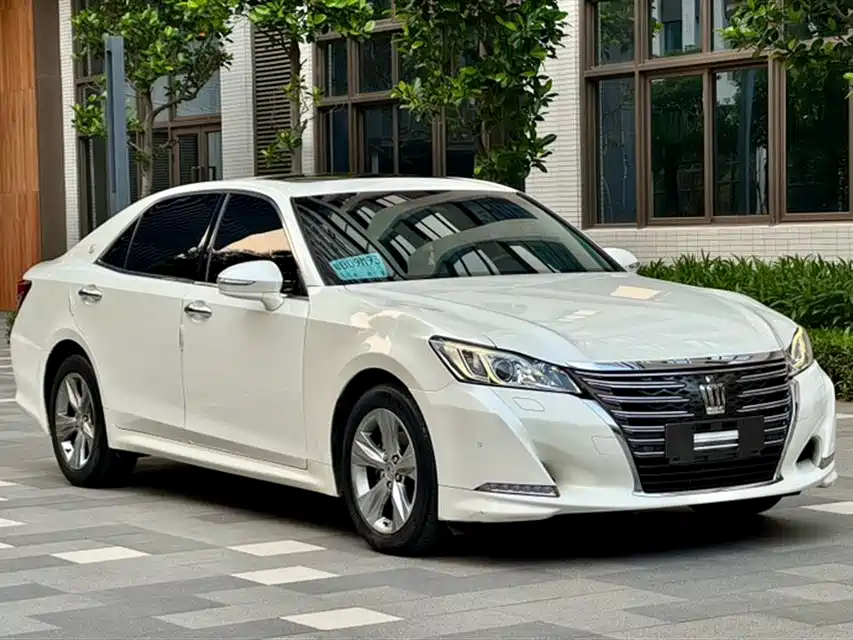 Toyota Crown 2015 2.0T Fashion фото 18