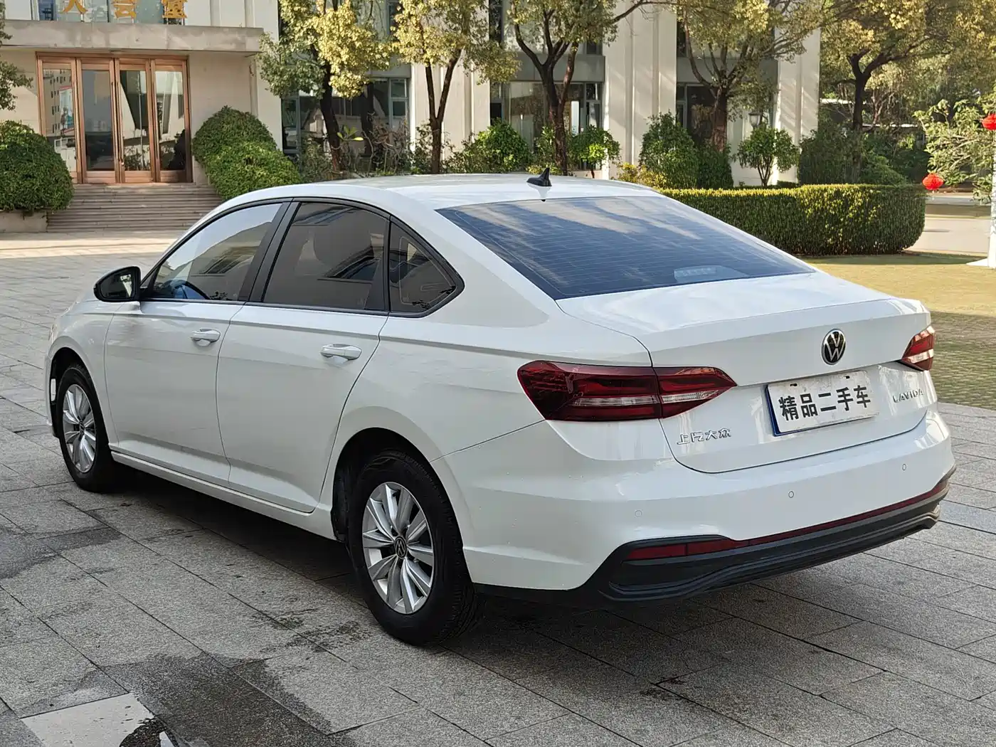 Volkswagen Lavida 2024 Model 1.5L Automatic Delight Edition фото 7