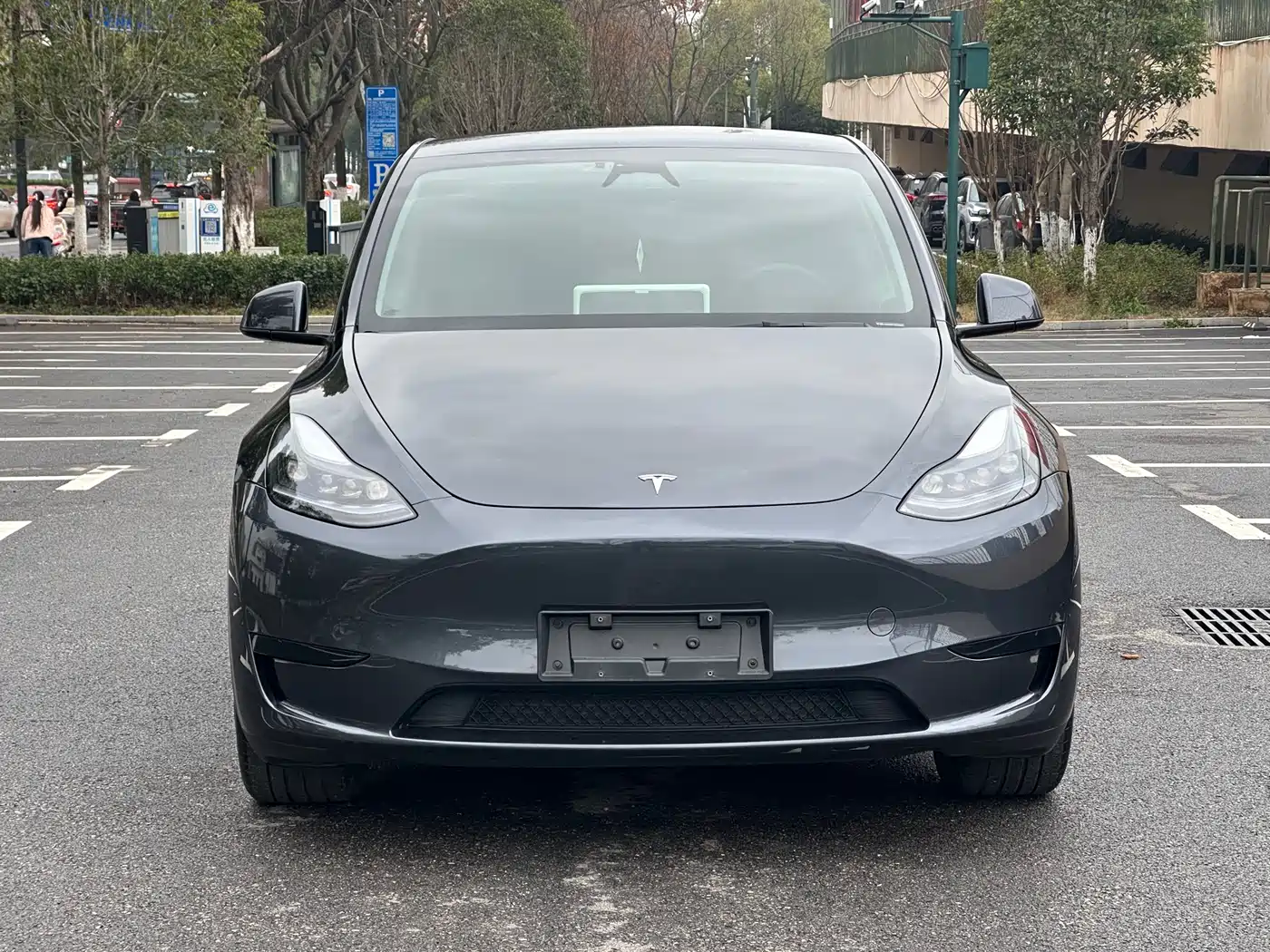 TESLA MODEL Y